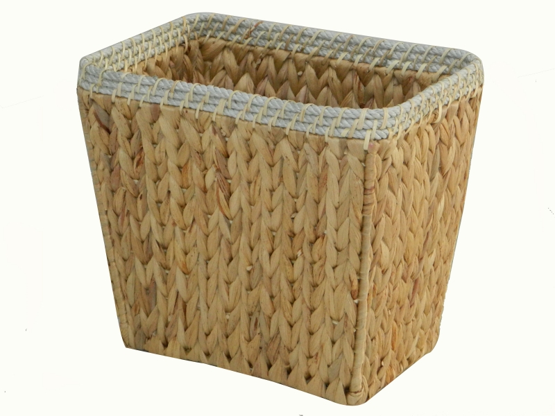 Water hyacinth trash bin with rope rim
